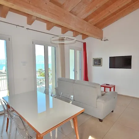 South With Pool Торри-дель-Бенако